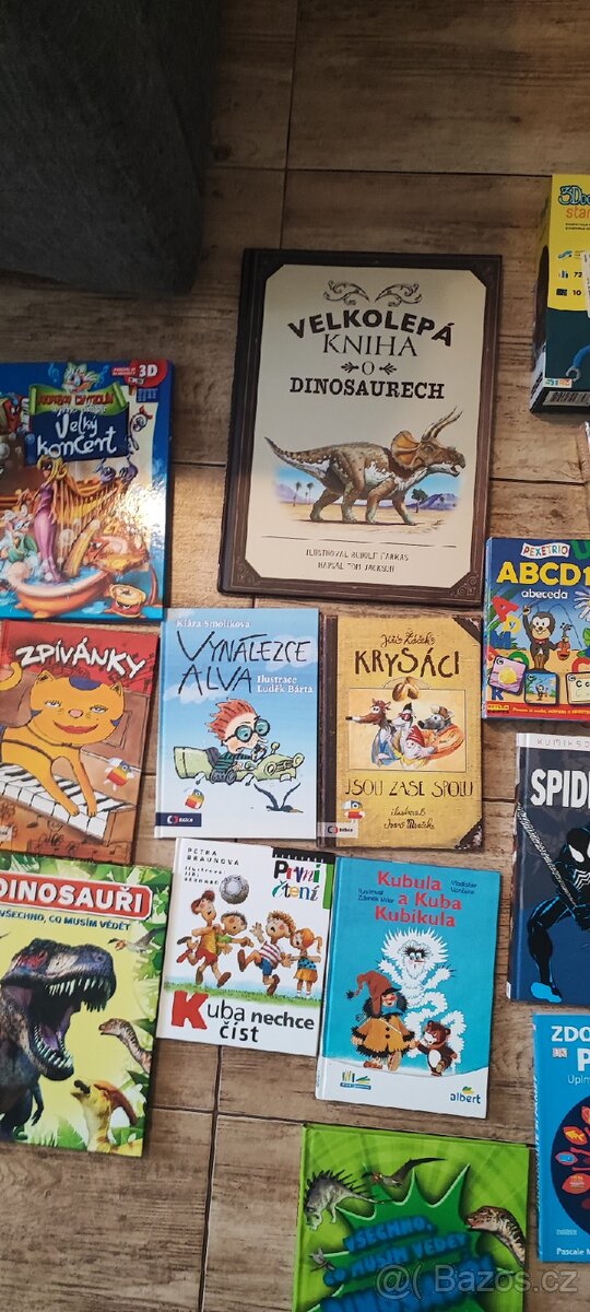 Knížky , hry , komiksy Marvel , puzzle pouze celek - 5