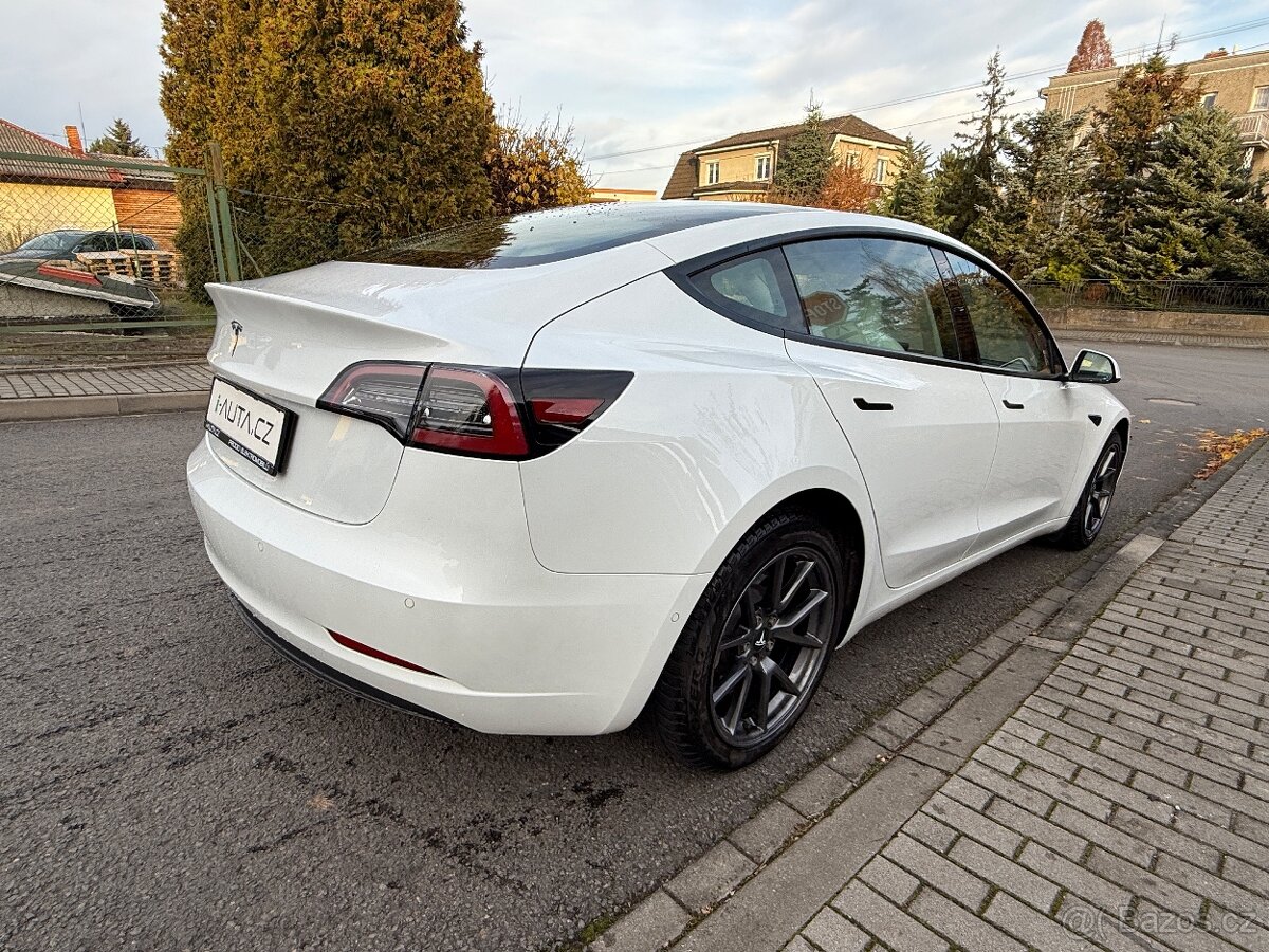TESLA MODEL 3 SR+ 08/2021 74134KM SOH 92% BÍLÝ INTERIÉR - 5