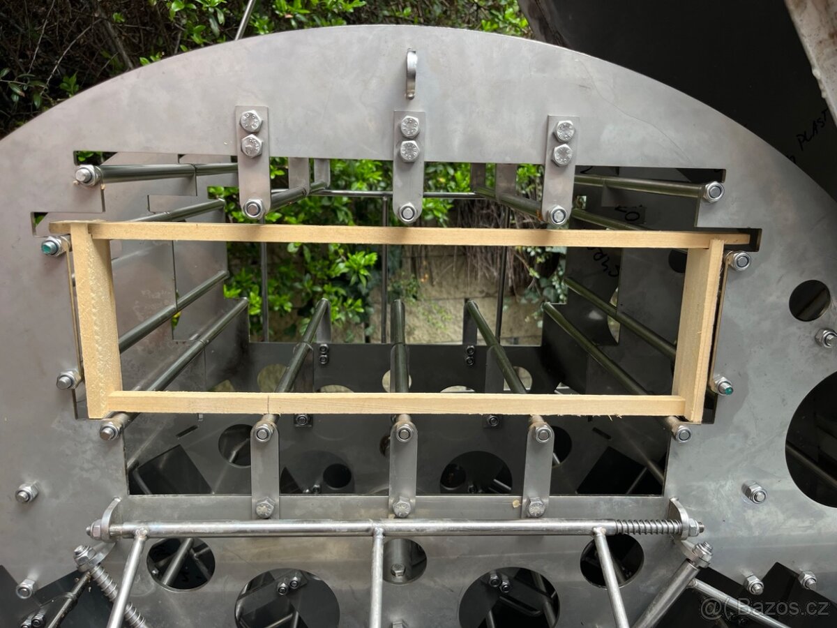 Včelařské potřeby - unikátní medomet paralerně – radiální. - 5