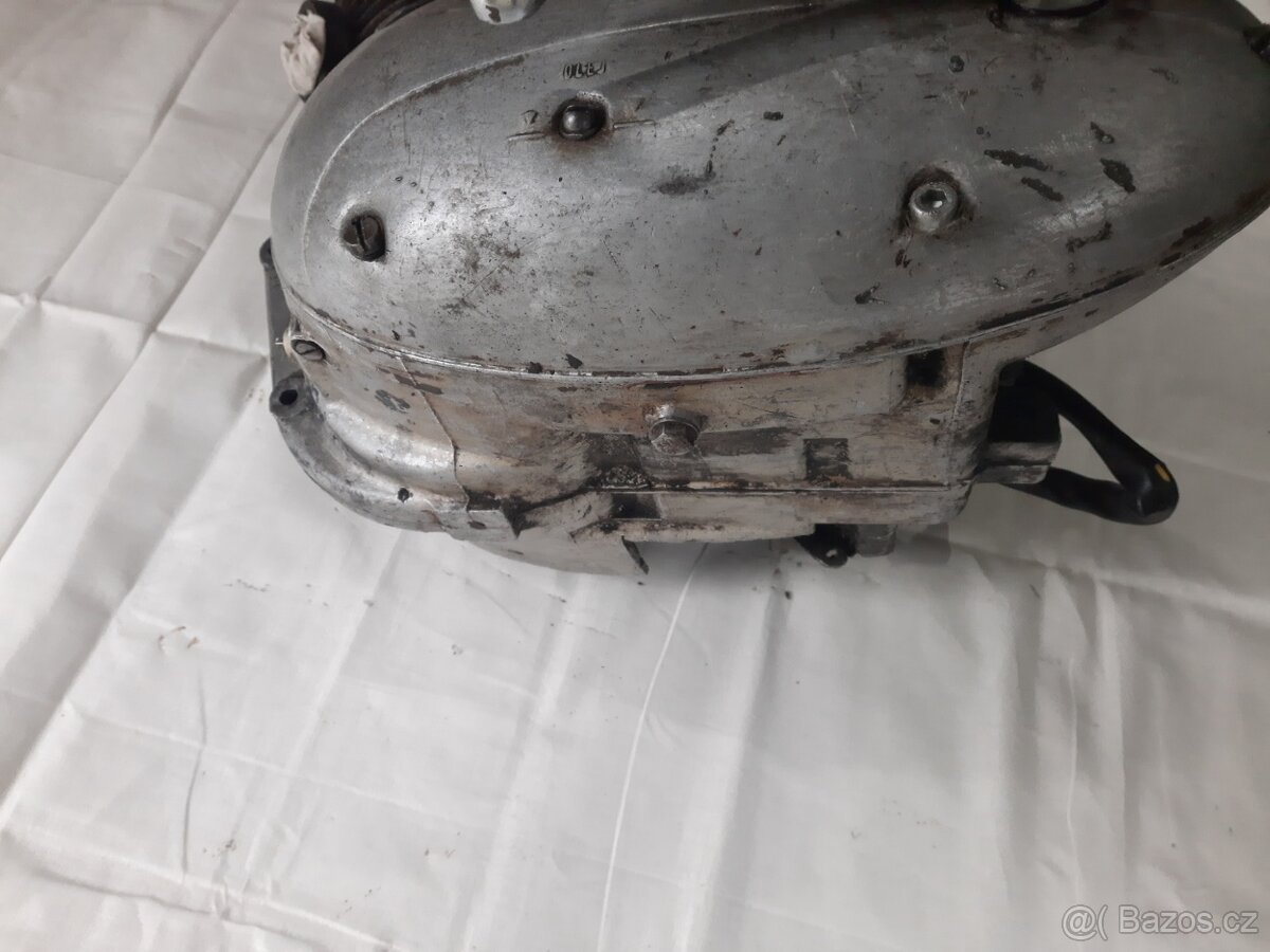 Motor Jawa 250 pérák - 5