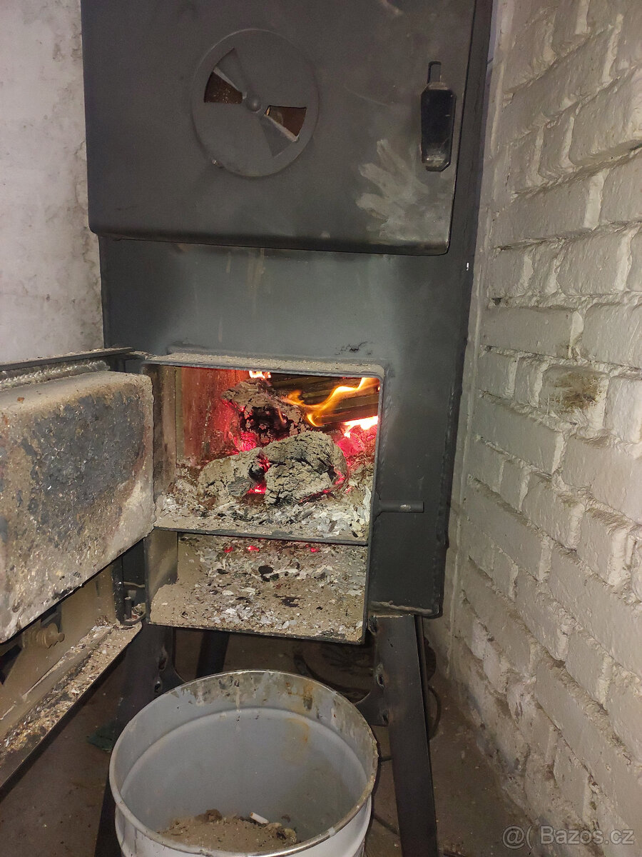 Kamna na dřevo do dilny garaze - 5