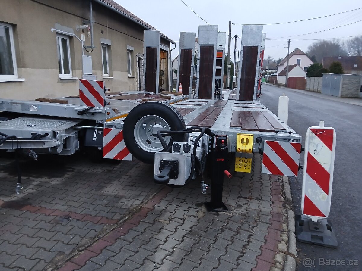 Přívěs na kompresor vrtná souprava CAT Volvo - 5