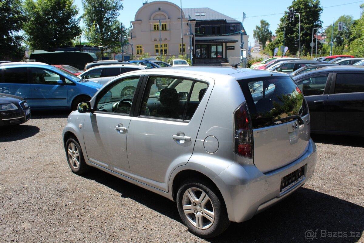 Daihatsu Sirion - 5