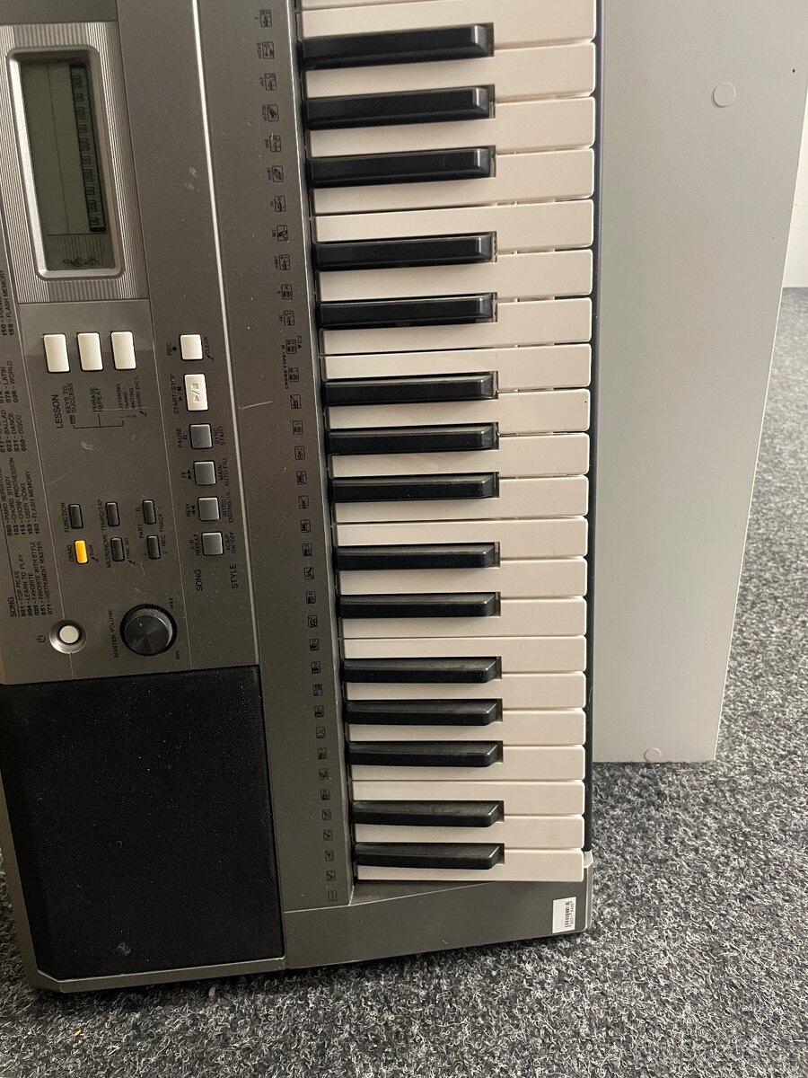 Klávesy Yamaha PSR-E353 - 5