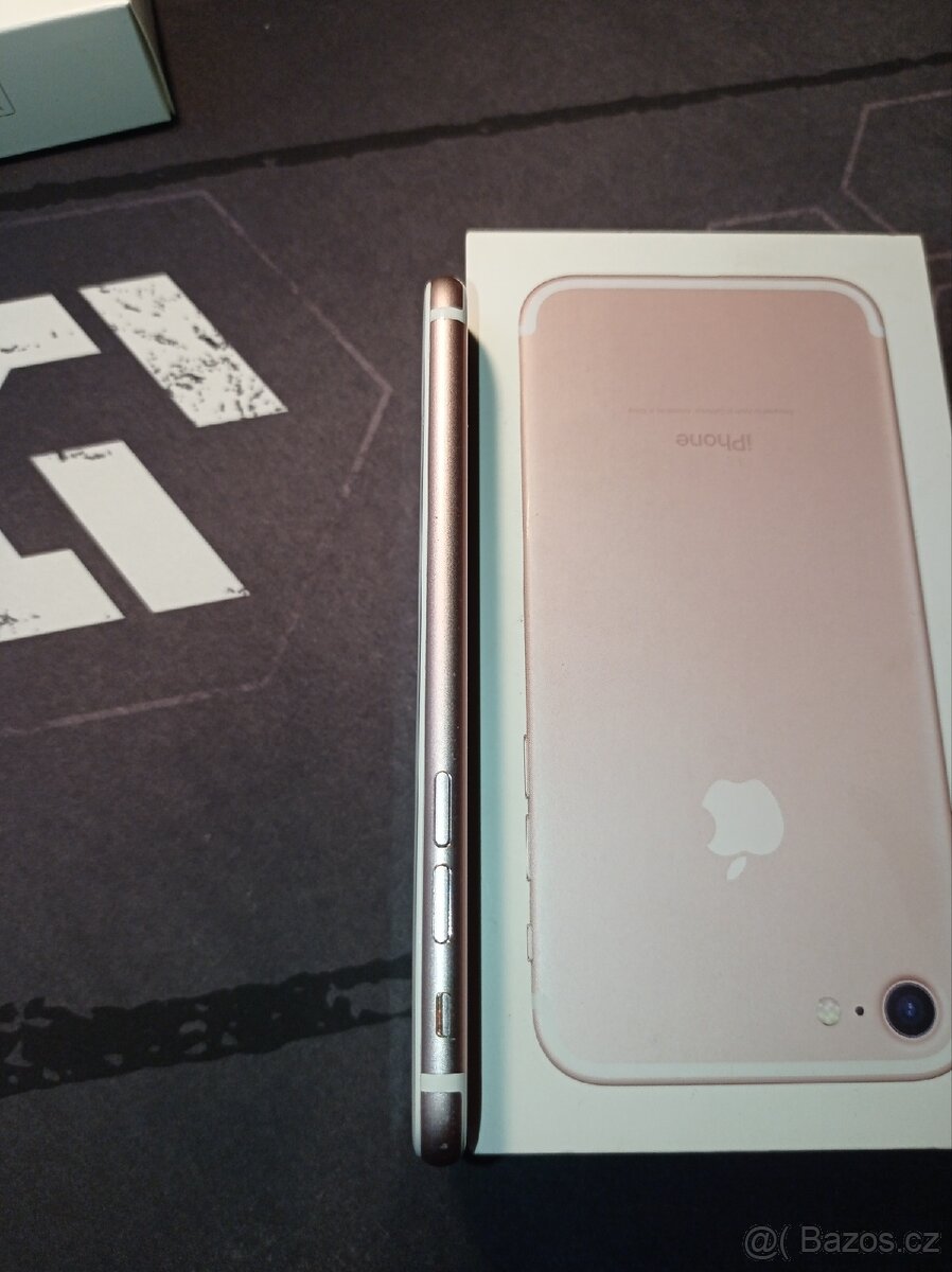 Apple iPhone 7 - 5