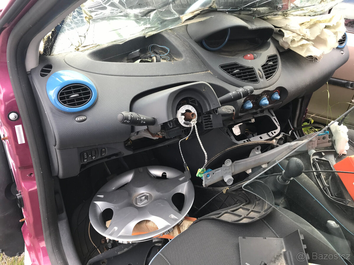 Renault Twingo 2012 1,2i 55kW - pouze dily - 5