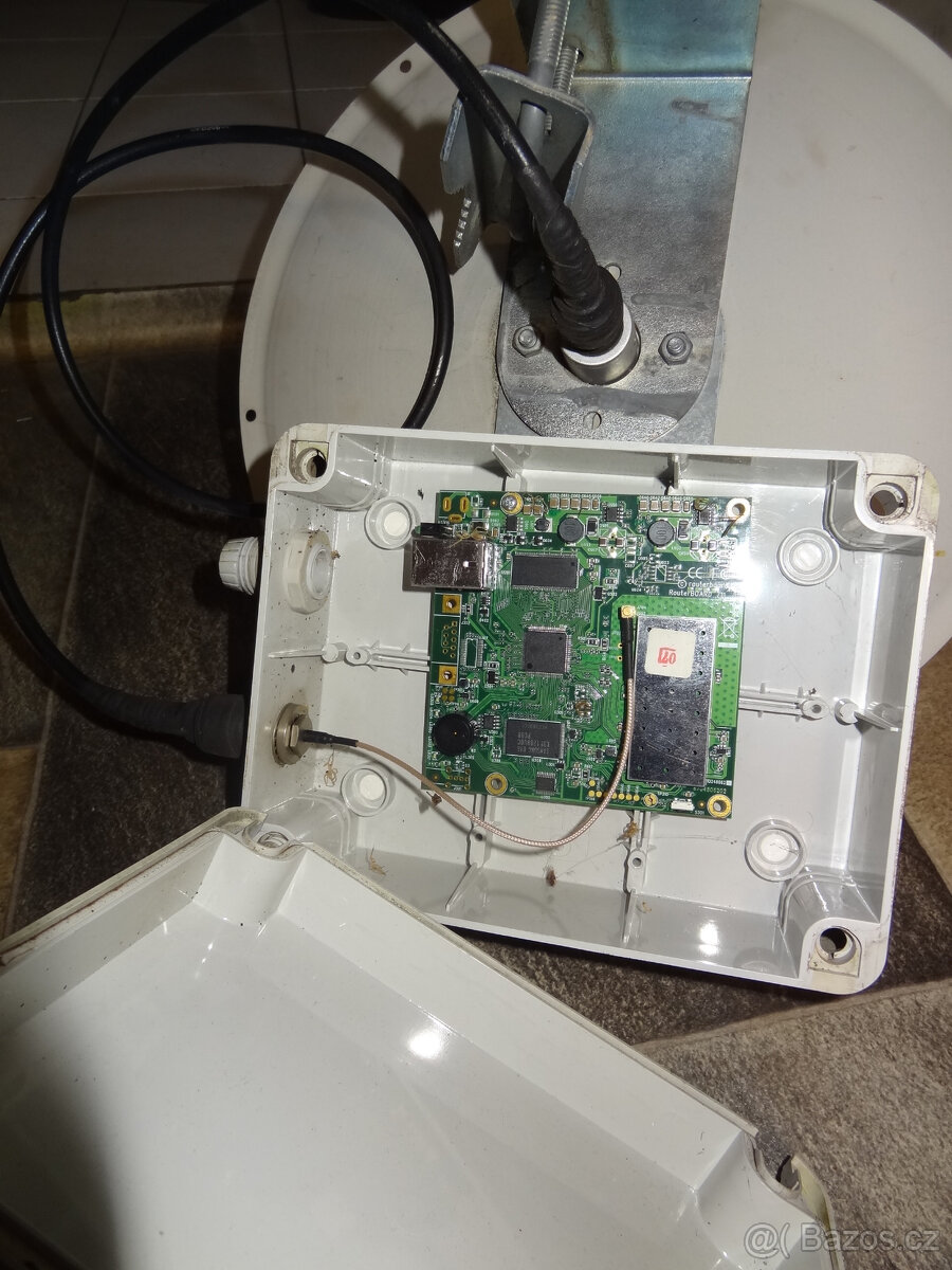 Routerboard MikroTik RB711 + PARABOLA 5GHz 32cm + plastovy b - 5