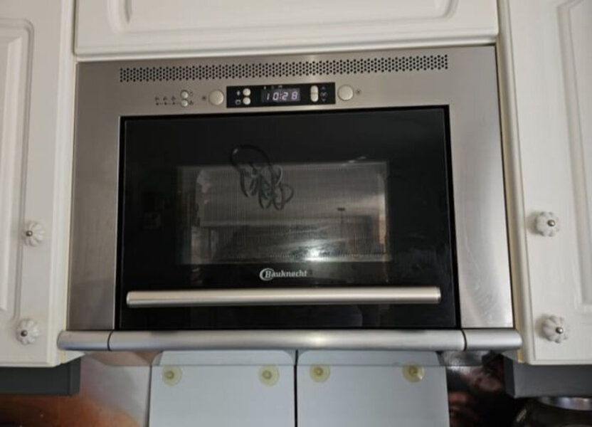 Bílá venkovská kuchyně s vestavěnými spotřebiči,5387 - 5