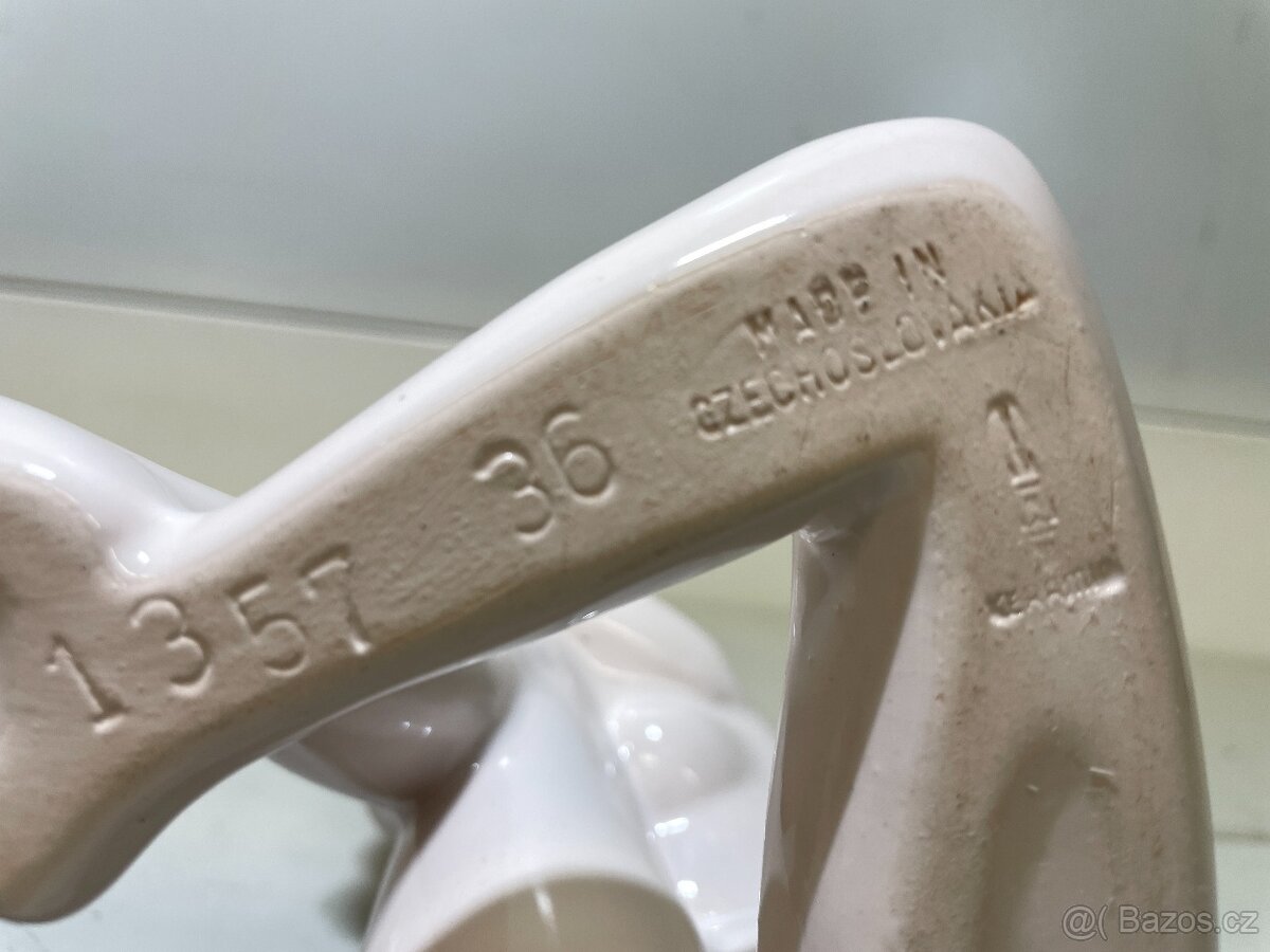 soška akt sedící dívka Keramia - 5