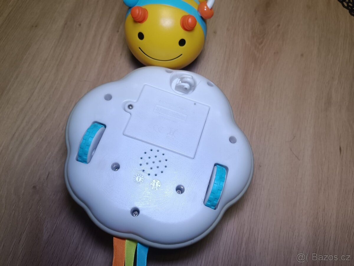 Skip Hop hudební pohyblivá včelka - 5