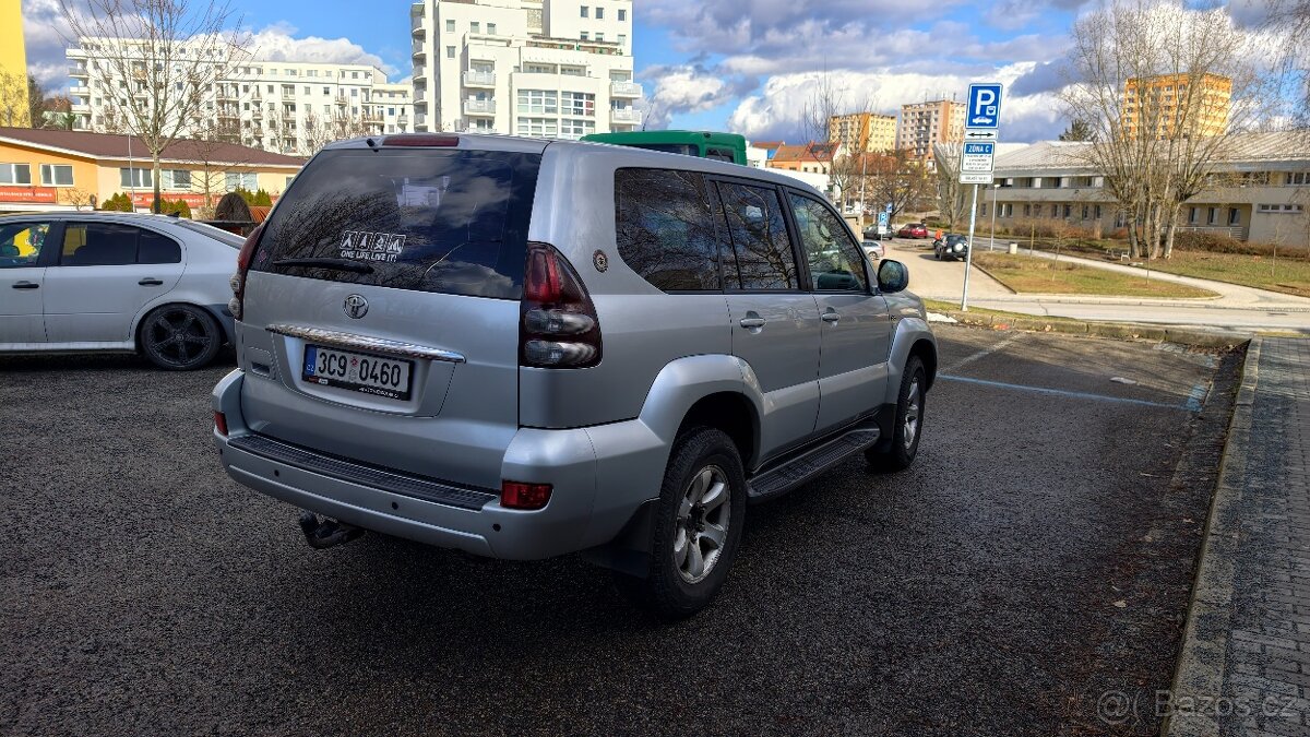 Toyota Land Cruiser 120 - 5