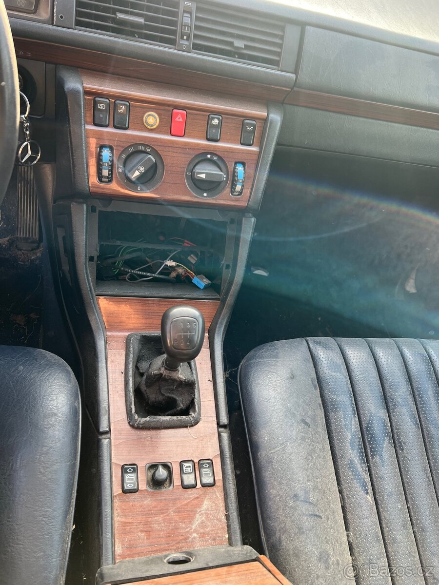 Mercedes Benz w124 e250d - 5
