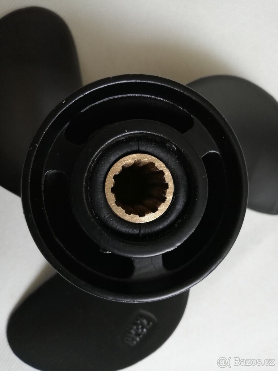 Nový, nepoužitý propeller - lodní šroub 7.8 x 8 - 5