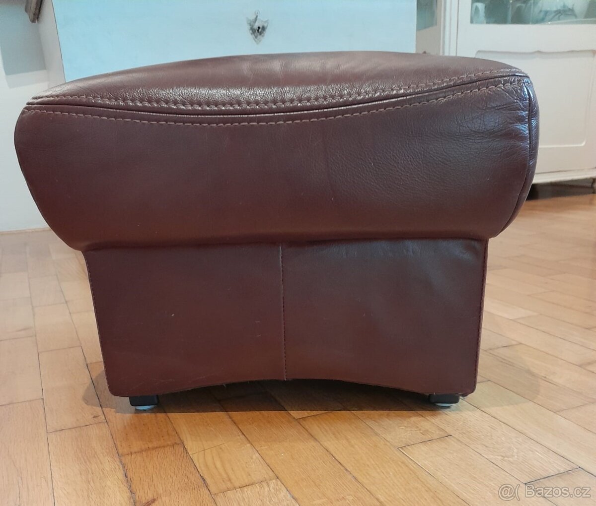 Nabízíme koženou rohovou sedací soupravu. - 5