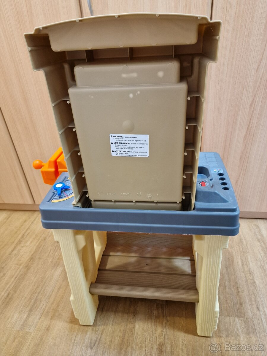 STEP2 pracovní stůl s nářadím - 5