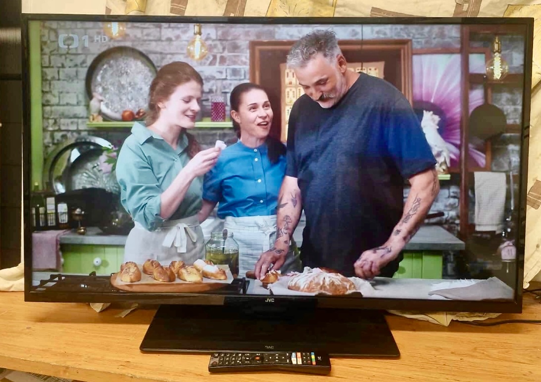 4K UHD Smart JVC televizor - 5