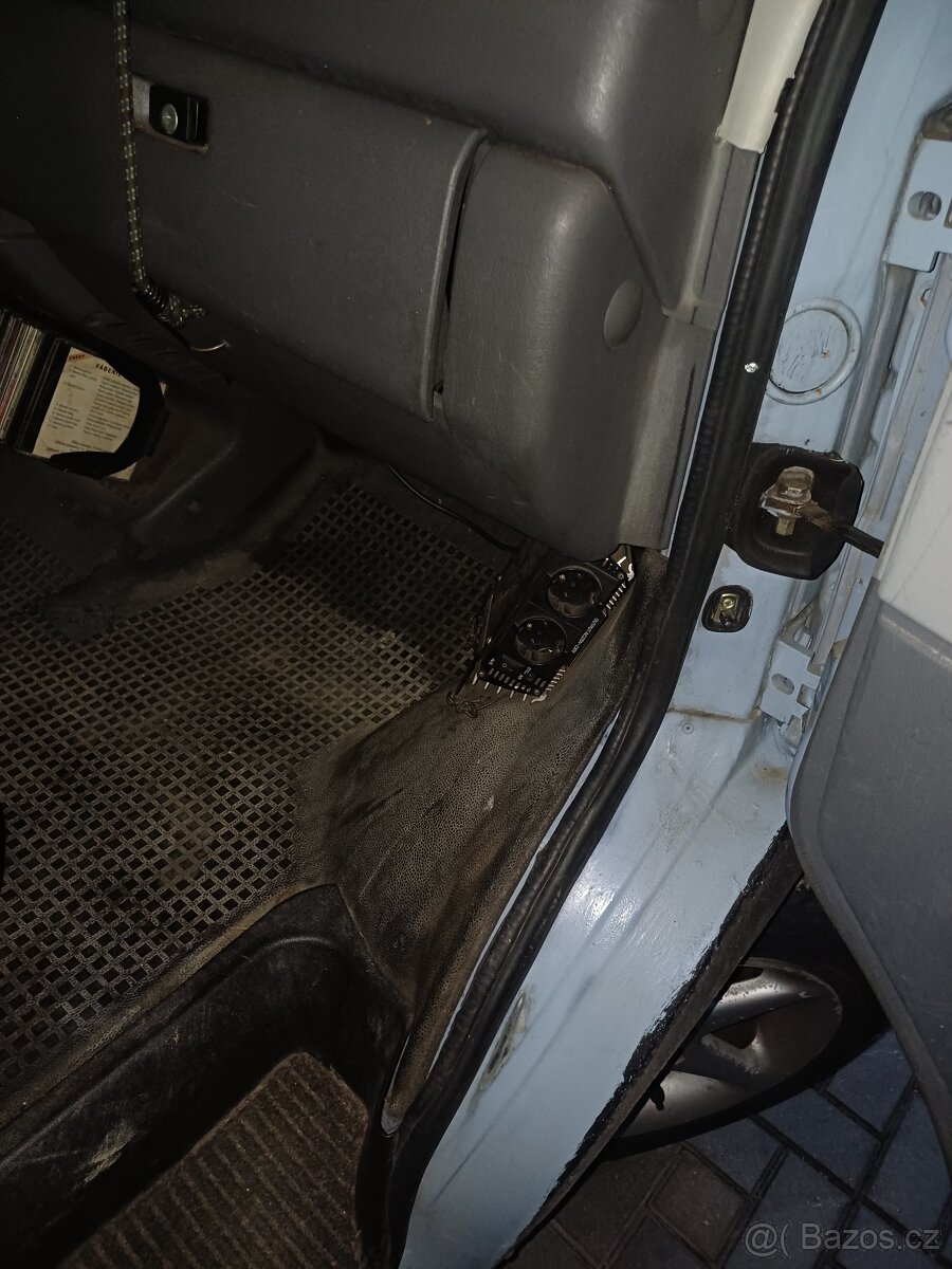 PRODEJ VW T4,2,5 TDi, r.v.2000 - 5