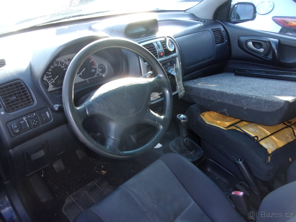 Mitsubishi Space Star - 5