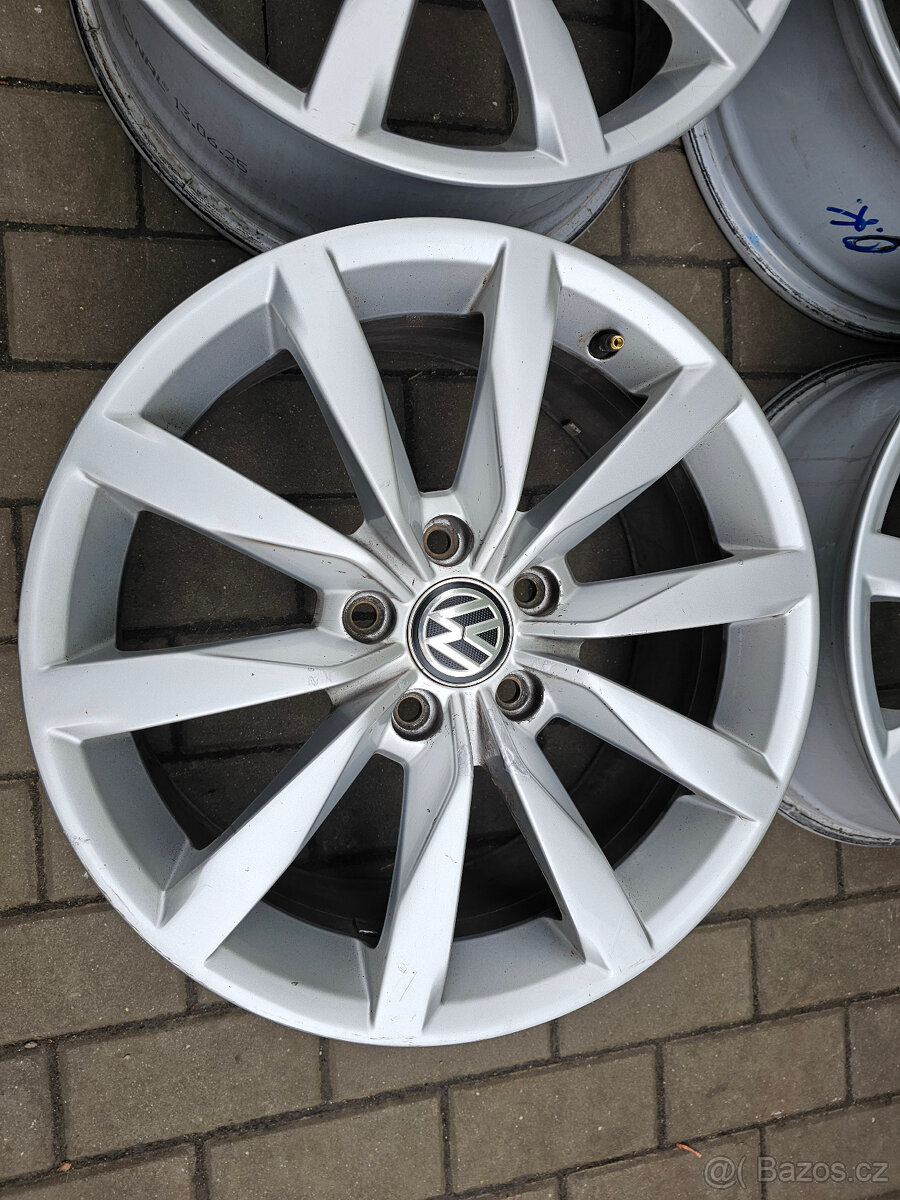 ALU kola 5x112 VW R17 Golf Dijon - 5
