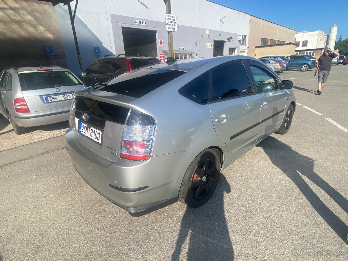 TOYOTA Prius 20 - 5