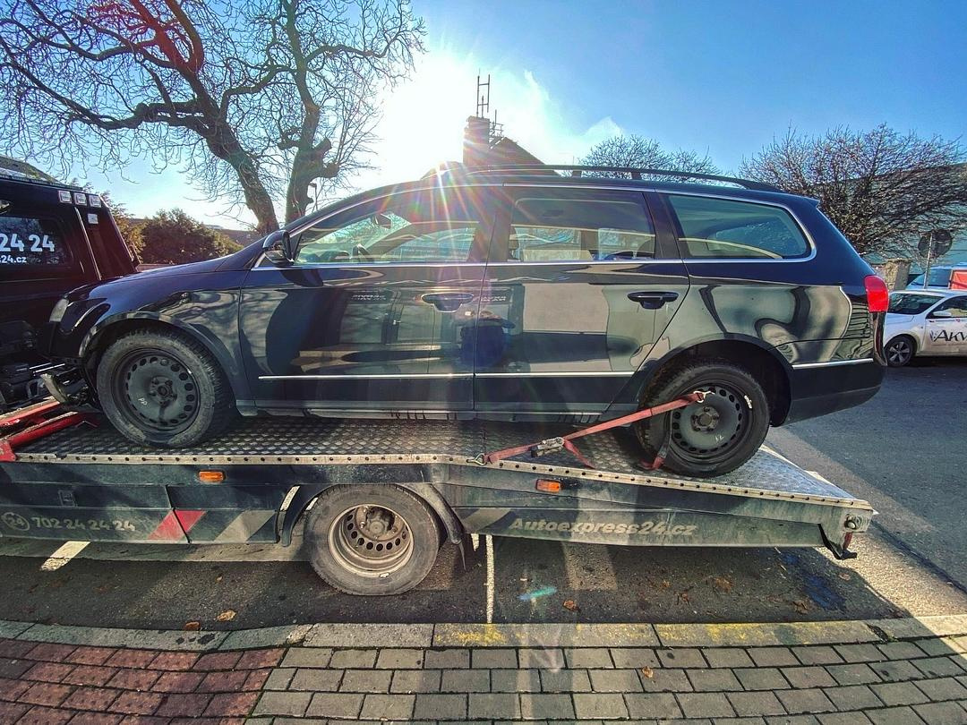 Vůz na náhradní díly VW Passat B6 kombi 2008 CBAB KNS LC9X - 5