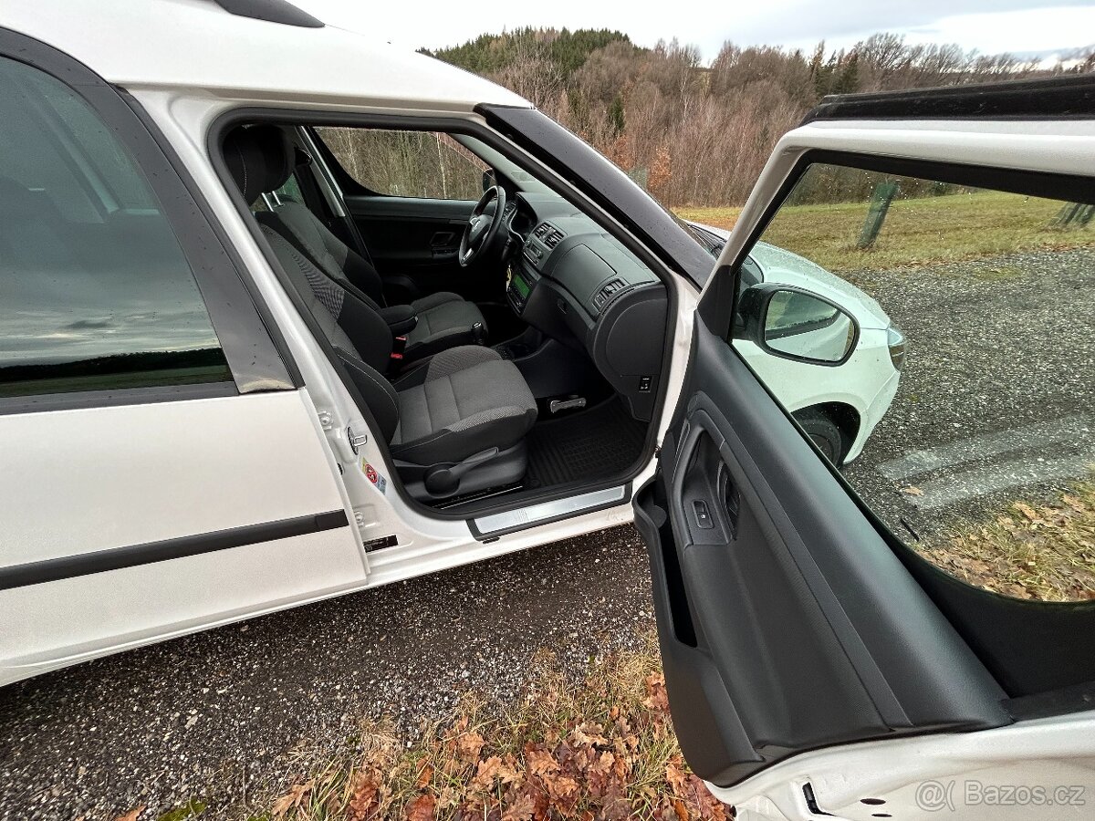 Prodám Škoda Roomster 1.2 TSI NOIRE - 5