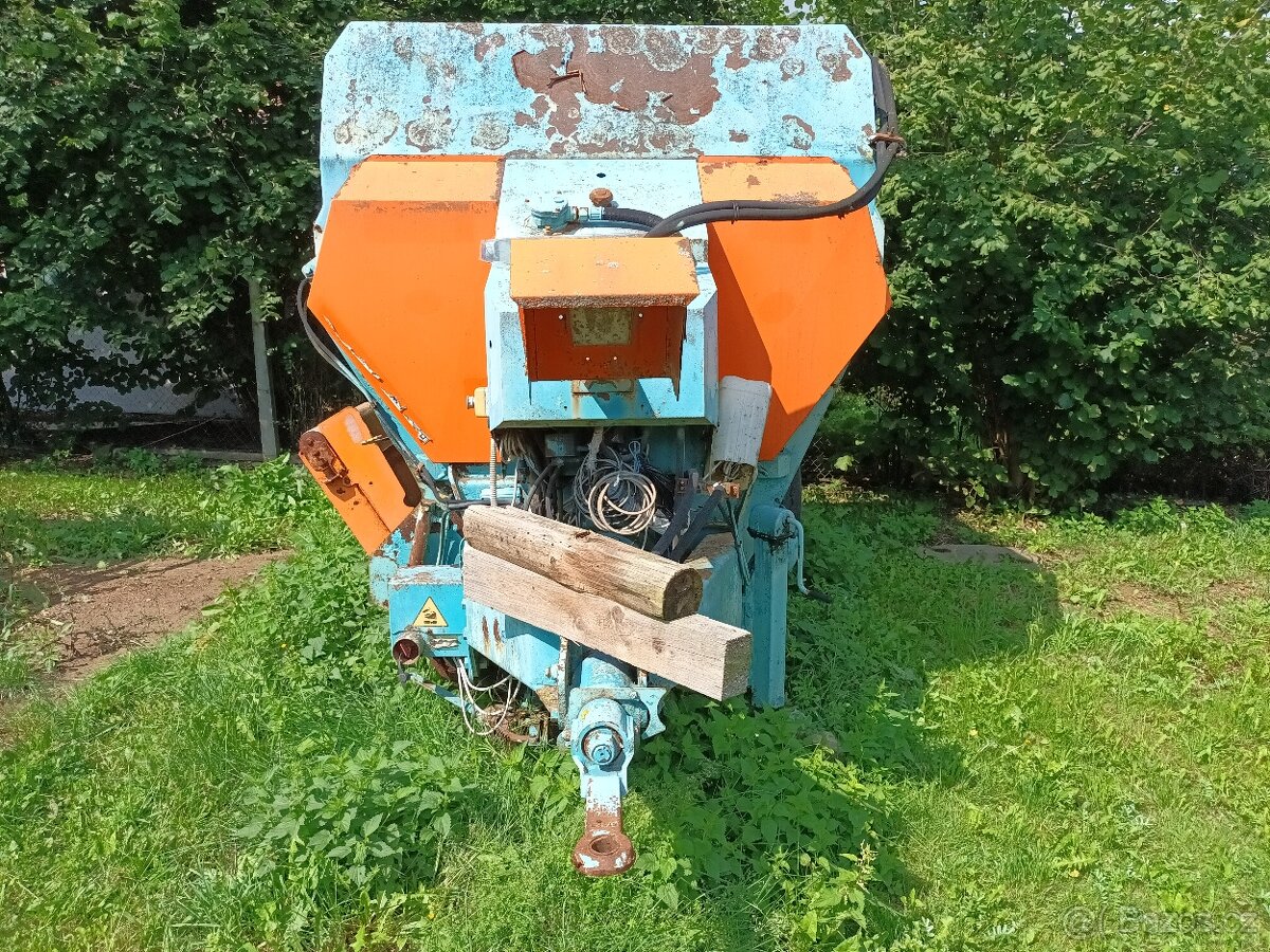 Krmný míchací vůz s frézou - 5