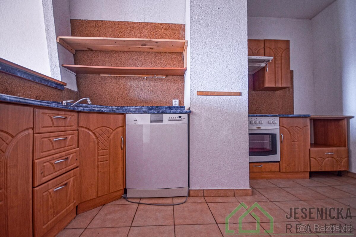 Prodej bytové jednotky 3+kk ve městě Jeseník - 5