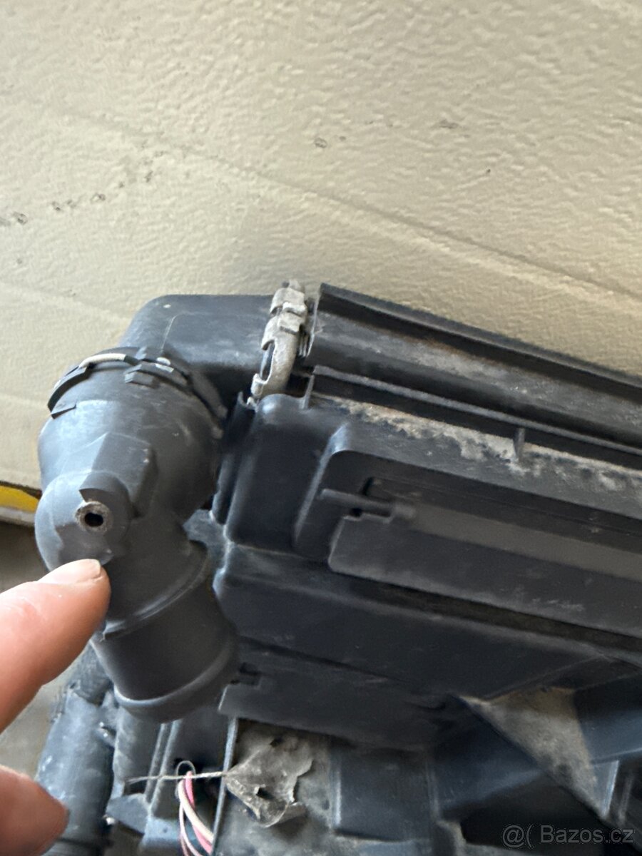 VW Golf 6 combi 1.6 TDI chladič + kondenzator + intercoler - 5