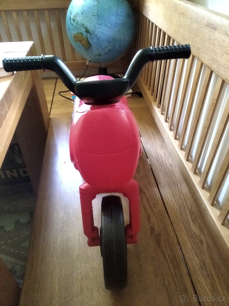 Plastové odrážedlo motorka červená - 5
