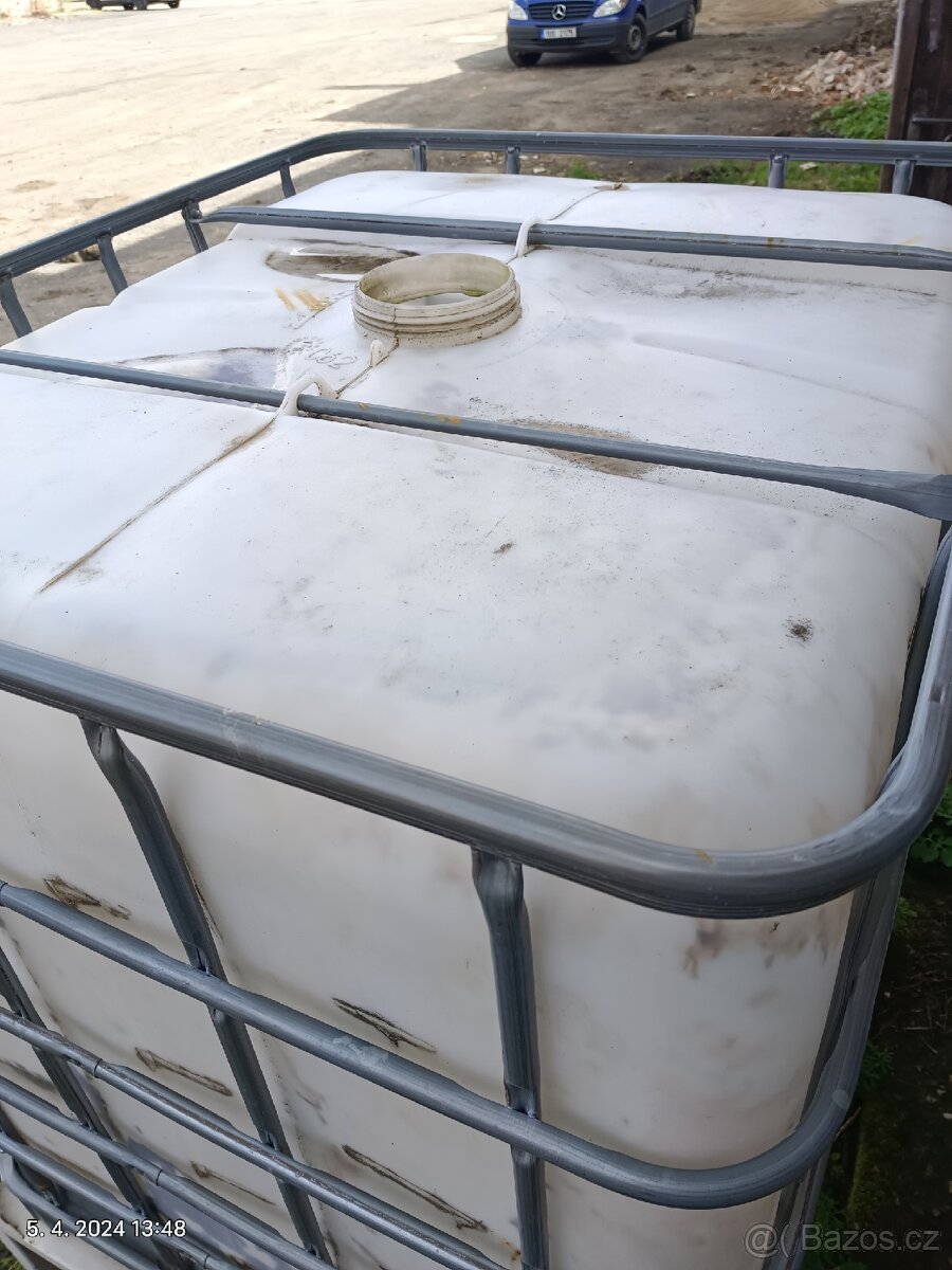 Nádrž na vodu plastová s podstavcem - 5