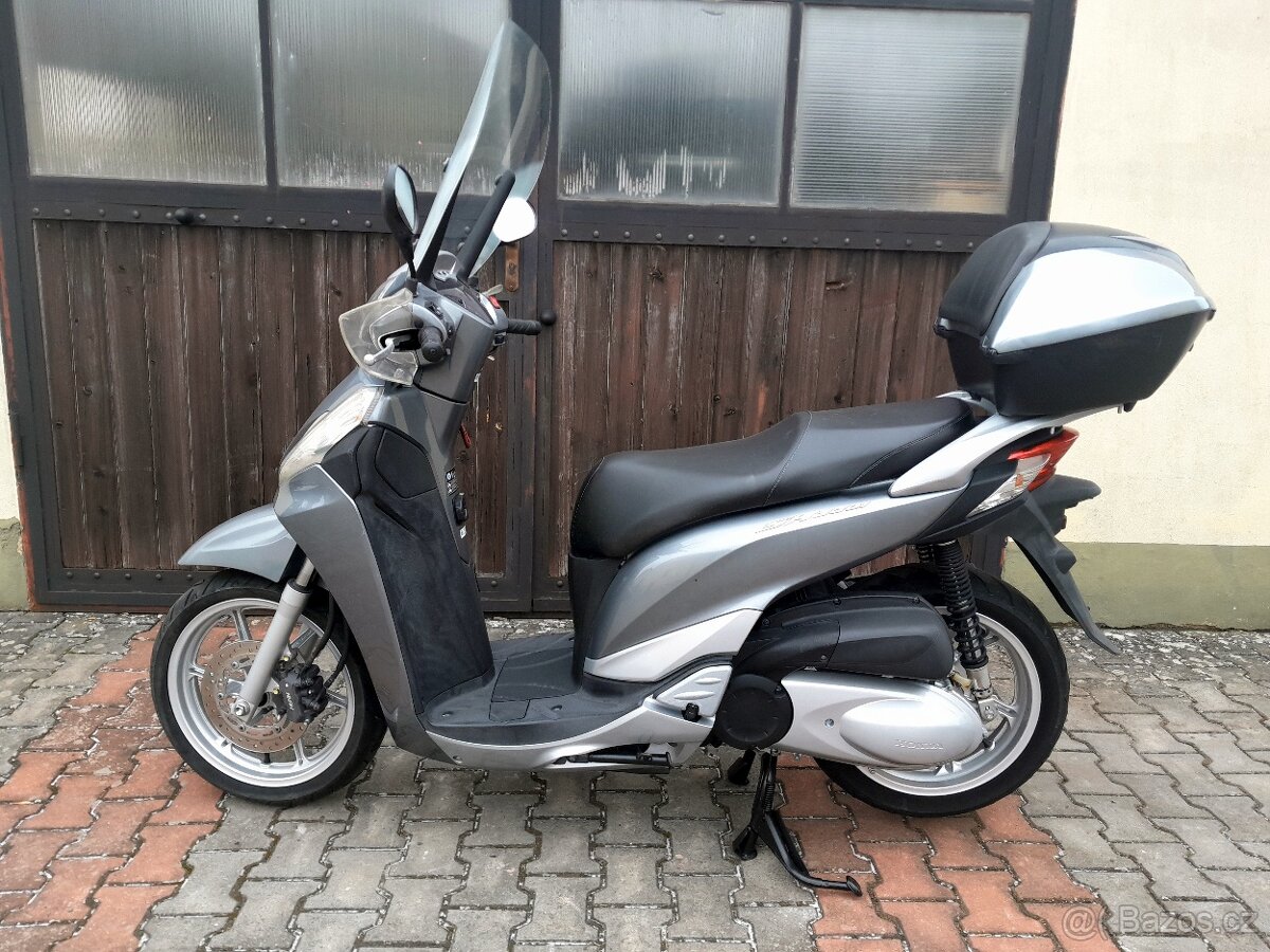 Honda SH 300i - 5