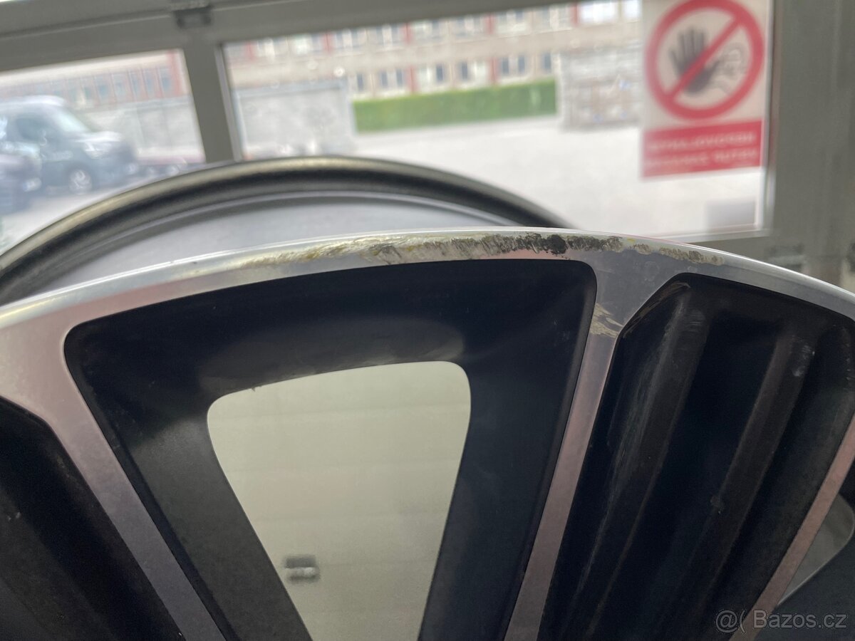 Disk z Ranger Rover Velar - 5