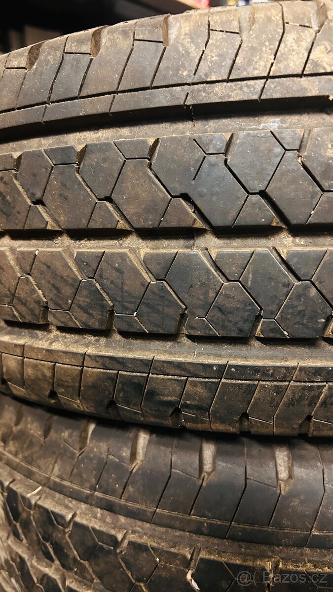 Pneu 215/65/R15 C - 5