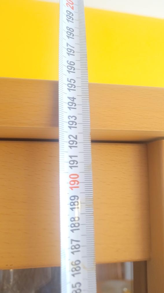 Prosklená skříň Ikea - 5