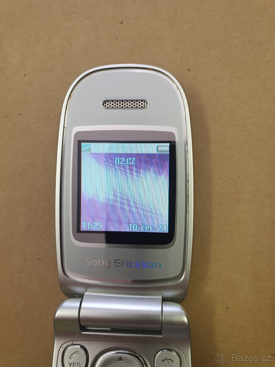 Sony-Ericsson Z300i - 5
