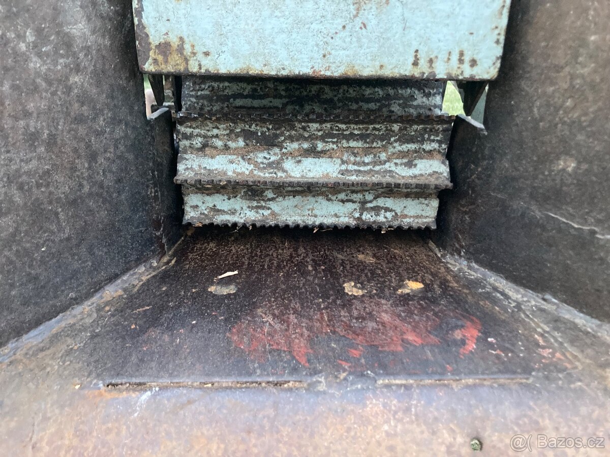 Štěpkovač, drtič větví - 5