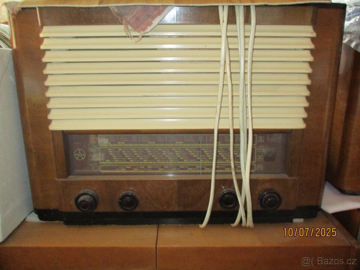 Stará rádia dle vlastního výběru a různé radiodíly. - 5