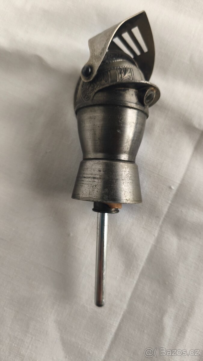 vintage nálevka na víno a vývrtka - 5