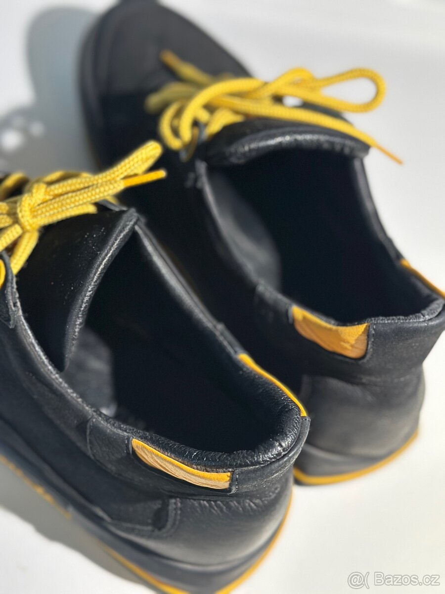 Stylové černé boty se žlutými detaily - 5