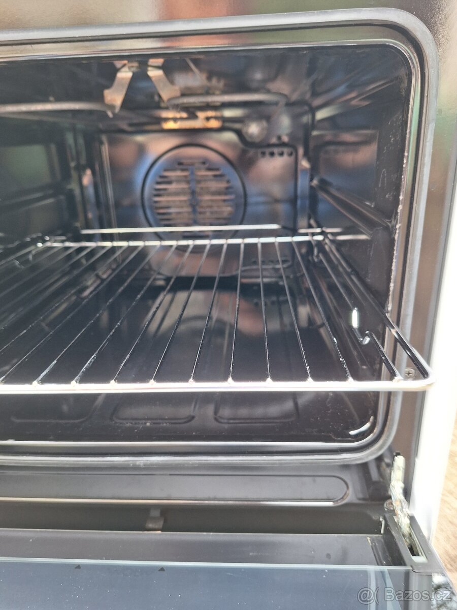 Elektrický sporák Mora na 220.v - 5