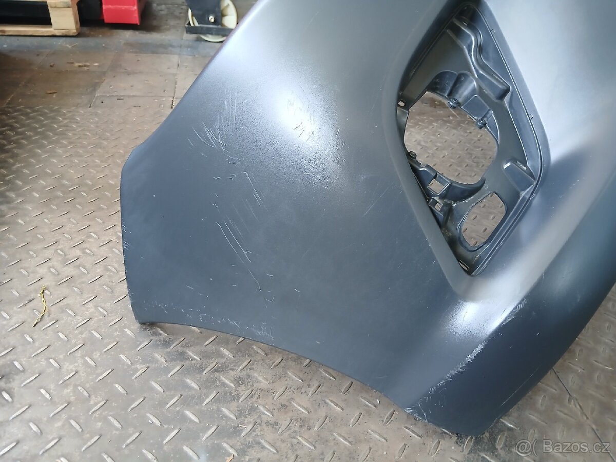 Toyota Hilux přední nárazník