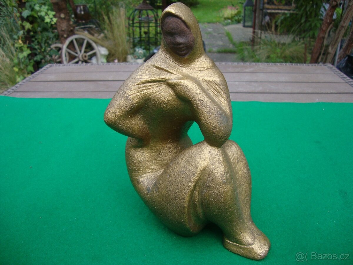 Retro socha soška dívka v šátku zlatá styl Brusel 1963 pěkná - 5