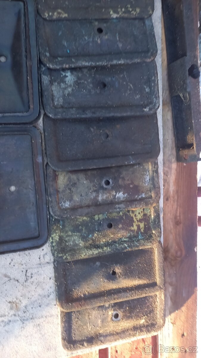 Zetor 25 - boční víčka - 5