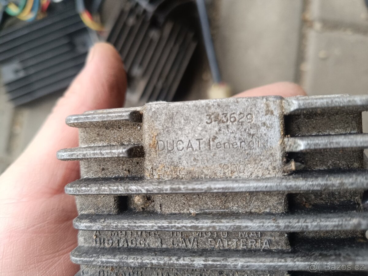 Regulátor napětí - 5