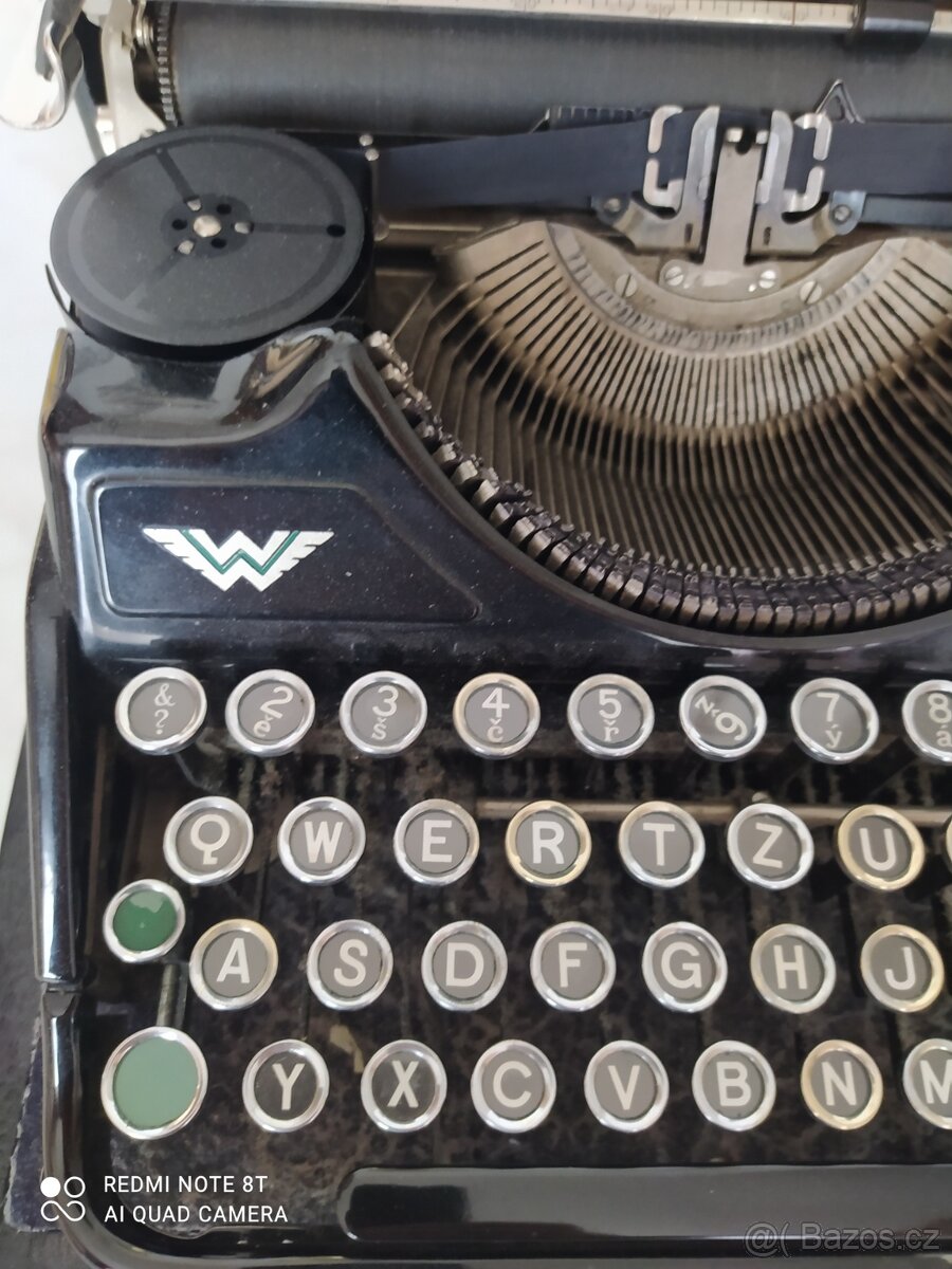 KUFŘÍKOVÝ PSACÍ STROJ - 5