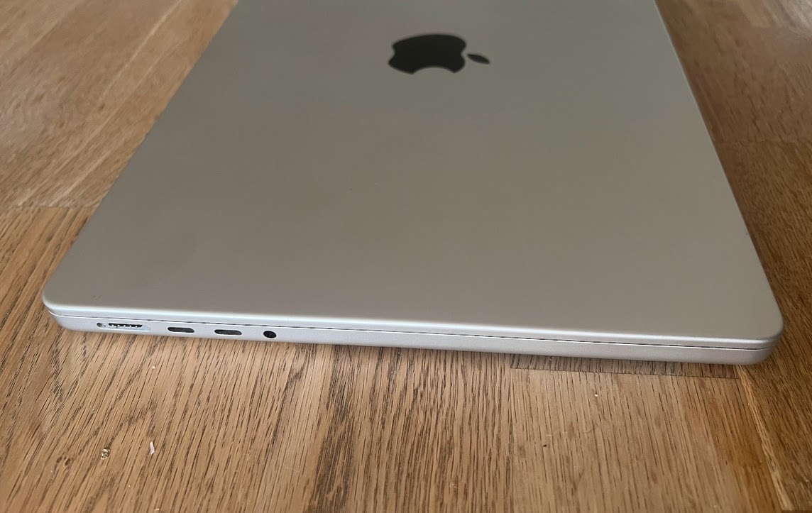 Apple MacBook Pro 14" / M3 / 8GB / 512GB / stříbrný - 5
