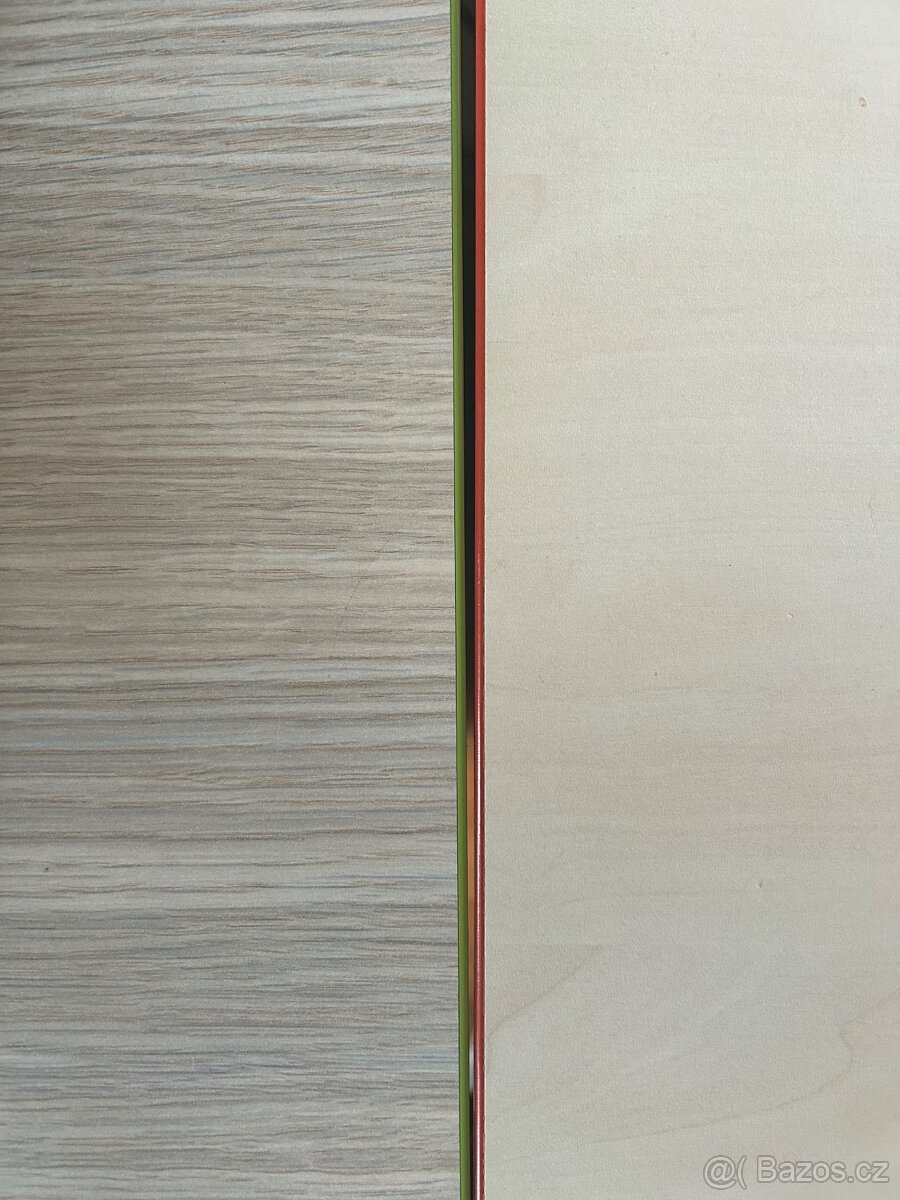 Dětský stůl červený a zelený - 5