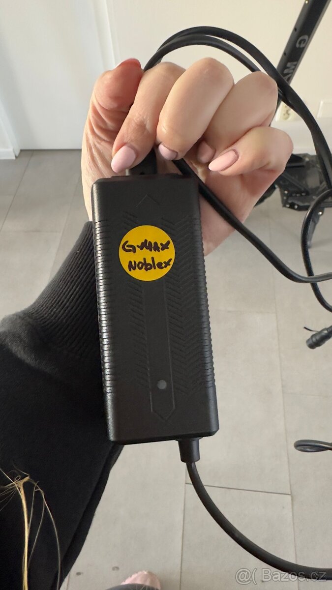 Elektrická koloběžka GMAX 1000 - 5