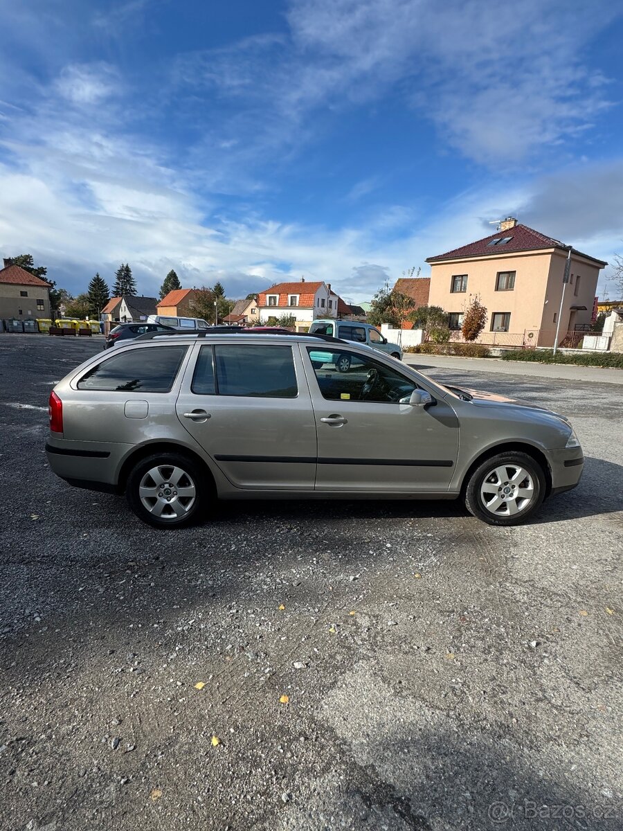 Škoda Octavia 2 1.6 FSI - 5